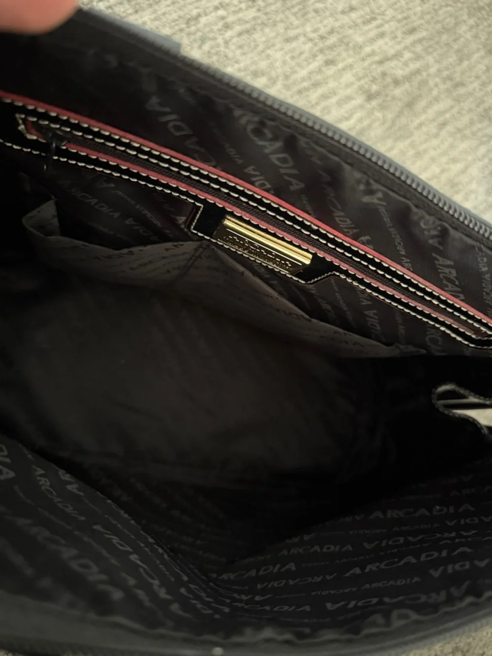 Arcadia large dome Bugatti patent leather black satchel shoulder bag - Picture 10 of 14